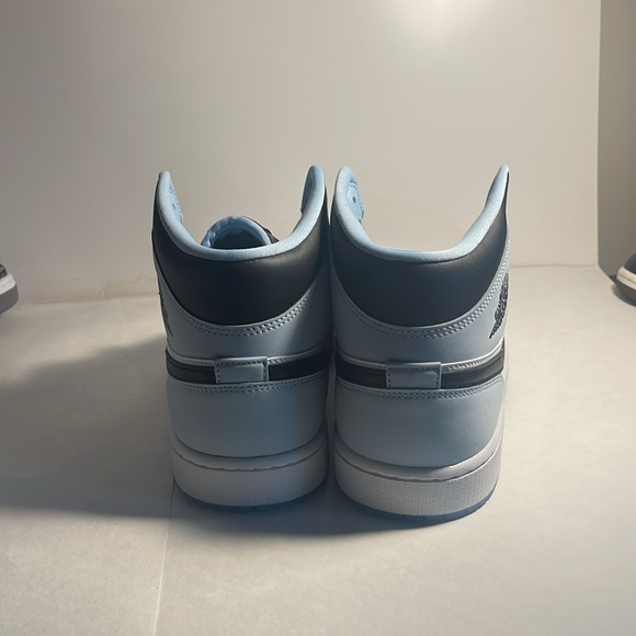 Jordan 1 ice blue - Picture 3 of 5